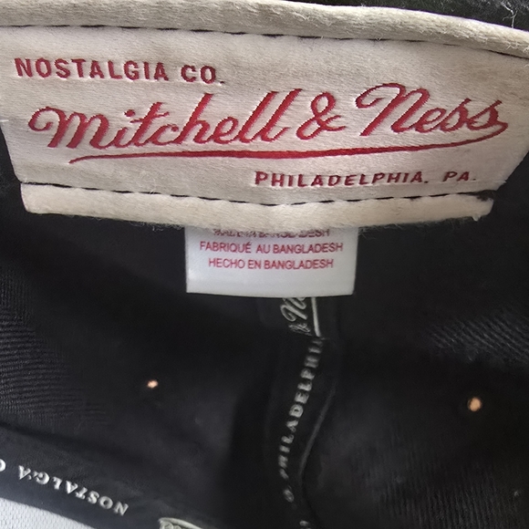 Mitchell and Ness RAPTORS Snapback - Picture 4 of 5